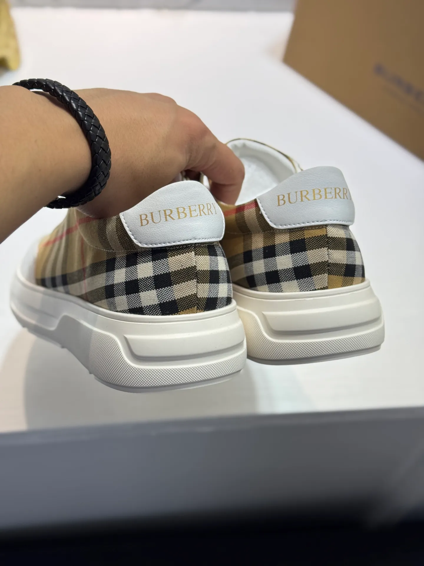 Men's Men's Shoes 💰420 [New Style] 🦑🦑BURBERRY◾▫️The new Burberry men's classic low-top sneakers are reinterpreted with Vintage retro plaid cotton and cowhide material, and are decorated with a new brand logo. Genuine leather lining, wear-resistant and non-slip rubber outsole! Available in multiple colors, a must-have for men. Size: 38-44 (45 customized
